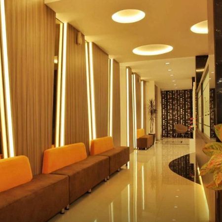 Deivan Hotel Padang  Esterno foto